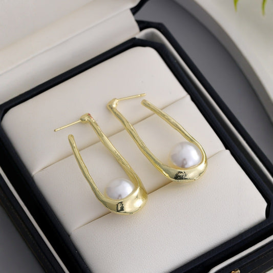 Vintage European And American Irregular Pearl Earrings For Women